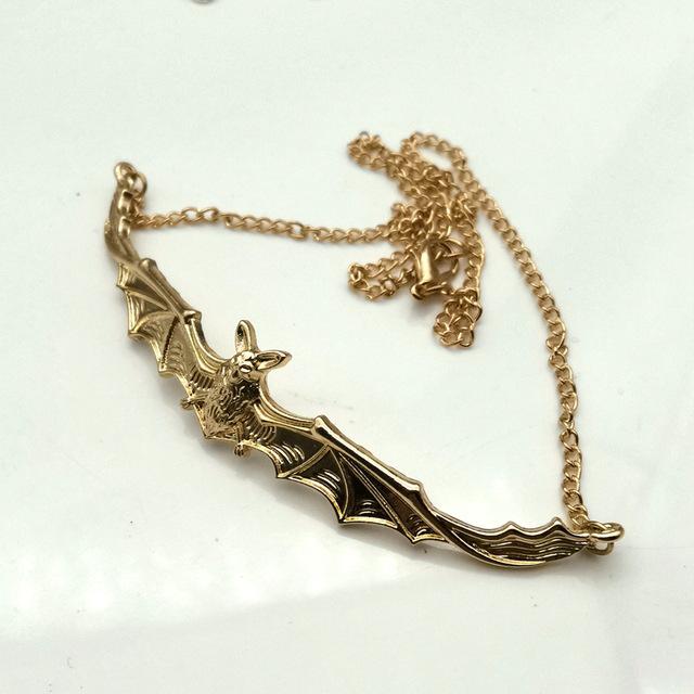 Unisex Gothic Large Open-Winged Bat Necklace - Halloween Ghost Gift