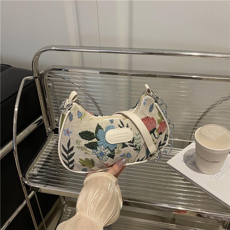2025 Fashion, Foreign Style, Popular Armpit Bag, Fabric, White Match, Personalized Shoulder Bag, Light Fashion and Cute Women's Bag