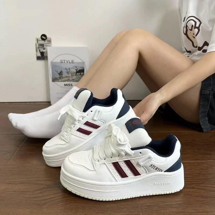 Student platform niche board shoes women's ins tide 2025 spring and autumn new leisure sports versatile bread little white shoes