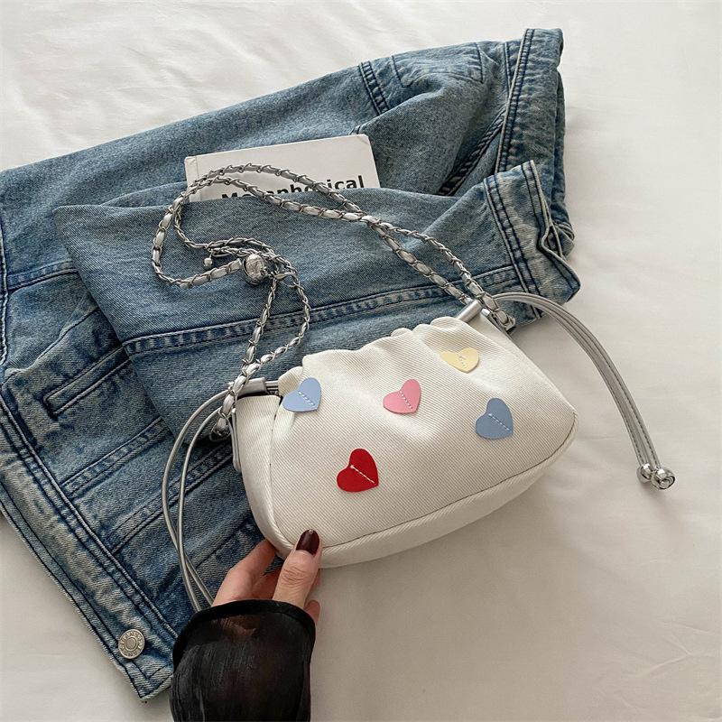 

This year, the popular peach heart drawstring chain small bag messenger bag 2025 new trendy fashion versatile casual bucket bag белый