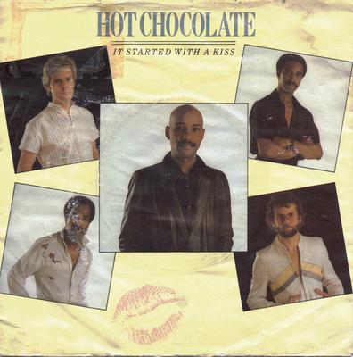 Disco de 7 polegadas HOT CHOCOLATE - Começou Com Um Beijo RAK344 RAK 1982 Reino Unido Soul/Funk Usado