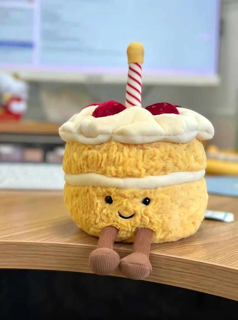 Kawaii Cartoon Cake Plush Doll High Quality Soft Stuffed Fruit Strawberry Wedding Cake Simulation Food Plush Toy Home Decor