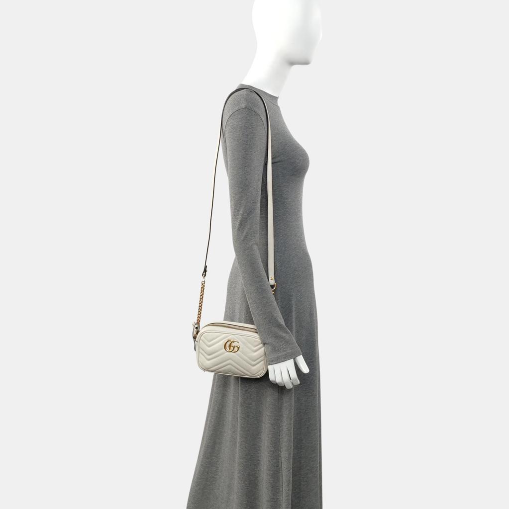 [Gebraucht] GG Marmont Serie Marmont Vielseitige Goldene Logo-Kette Gestepptes Leder Kamera-Tasche - Gut #1AYEXD5