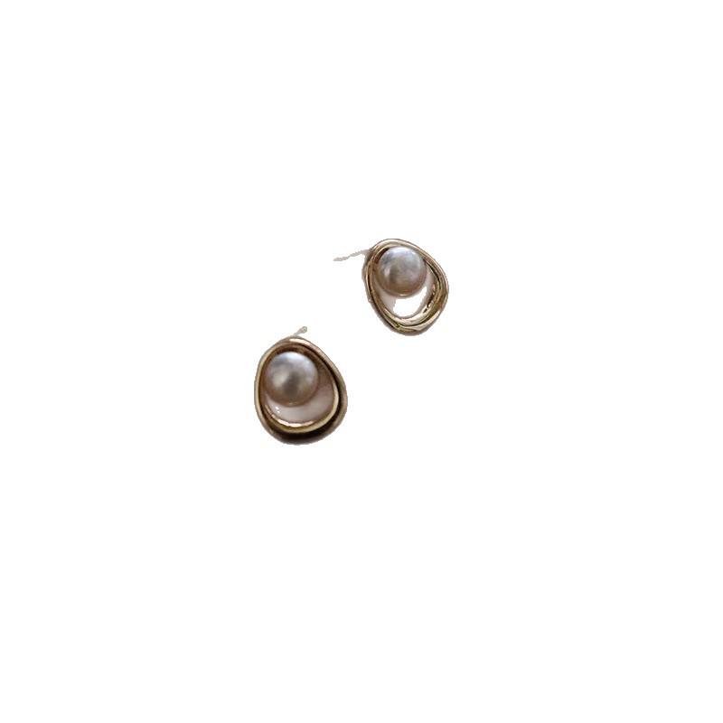 Irregular Pearl Circle Stud Earrings: Elegant, Versatile, Light Luxury for Women