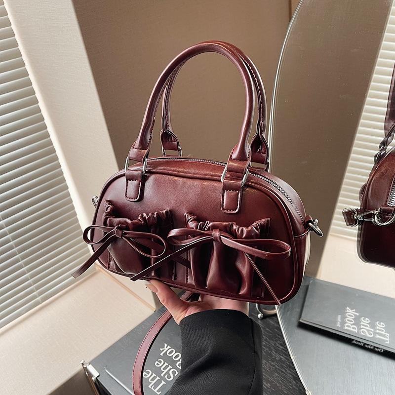 High-end niche bag women's spring and summer new fashion messenger bag versatile pleated portable pillow bag