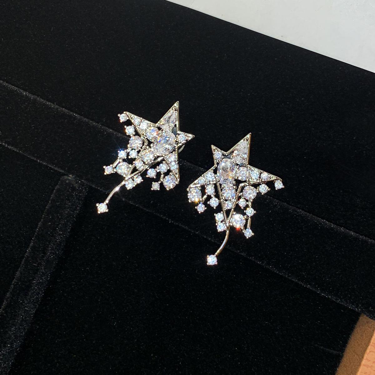 Exquisite Silver Cubic Zirconia Star Stud Earrings - Elegant Niche Design