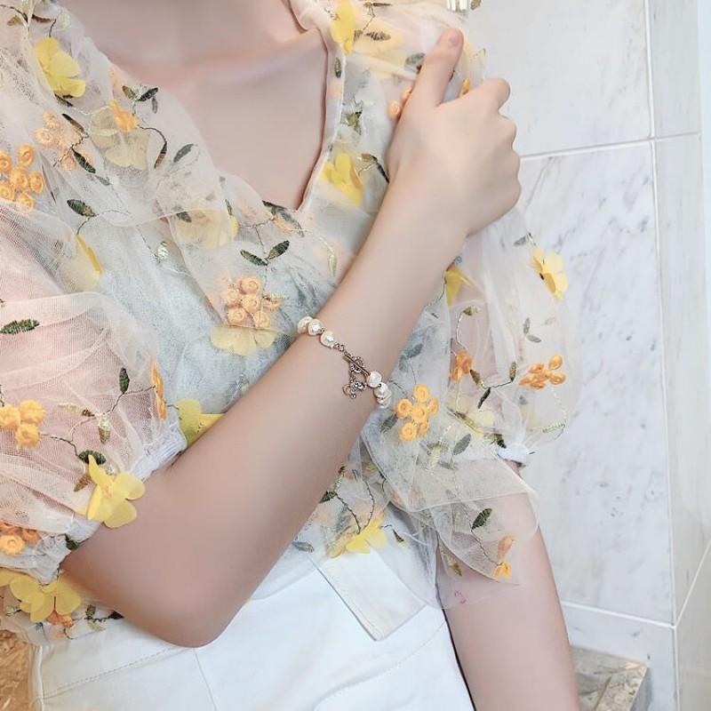 Baroque Freshwater Pearl Bee Charm Bracelet With Zircon Inlay Minimalist Womens Jewelry Accessory