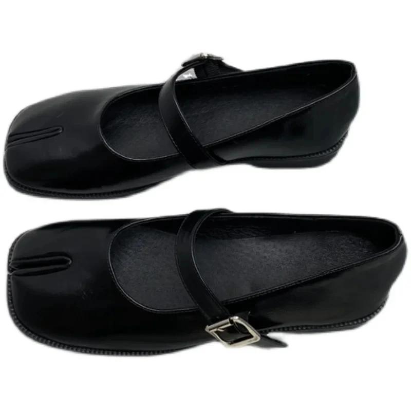 Neuartige flache Schuhe mit geteilter Spitze für Damen, hochwertiges Leder, Mary Janes im japanischen Stil, flache Schuhe mit Knöchelriemen, Bele, Tabi, Ninja-Loafer für Damen