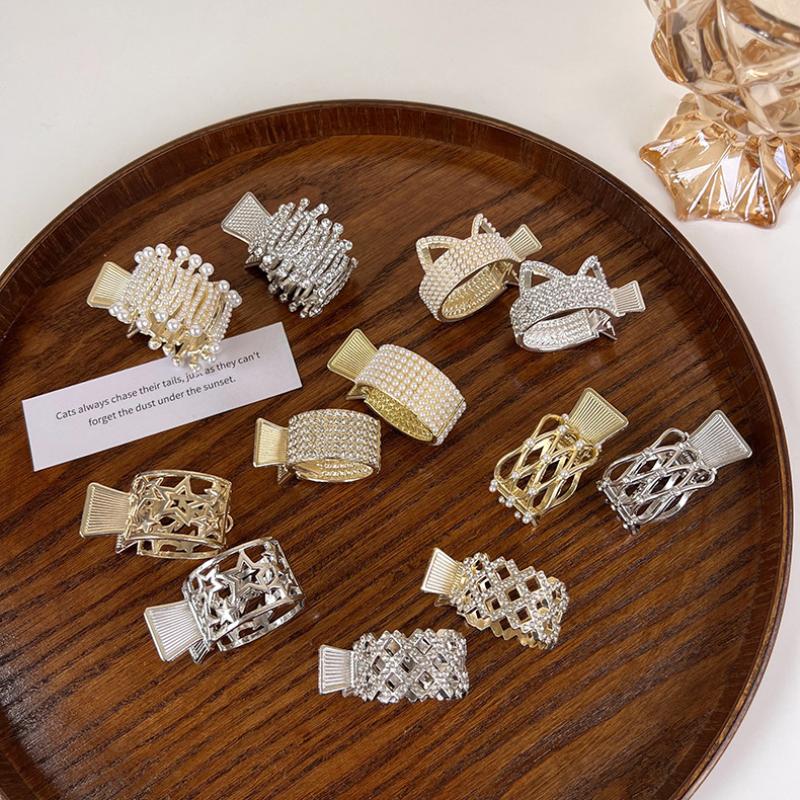 Pearl Rhinestone Metal Ponytail Clip Women Fashion Hair Claw Clip Girls Hair Accessories Hairpin Claw Clip Headwear Korean Style