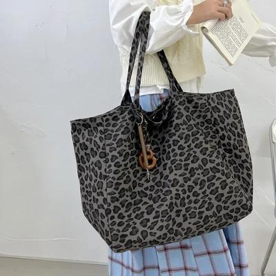Mode Nylon Riegel Produktdesigner Tragetasche Panthermuster Trendige Schultertasche Weiche Vielseitige Pendlerhandtasche