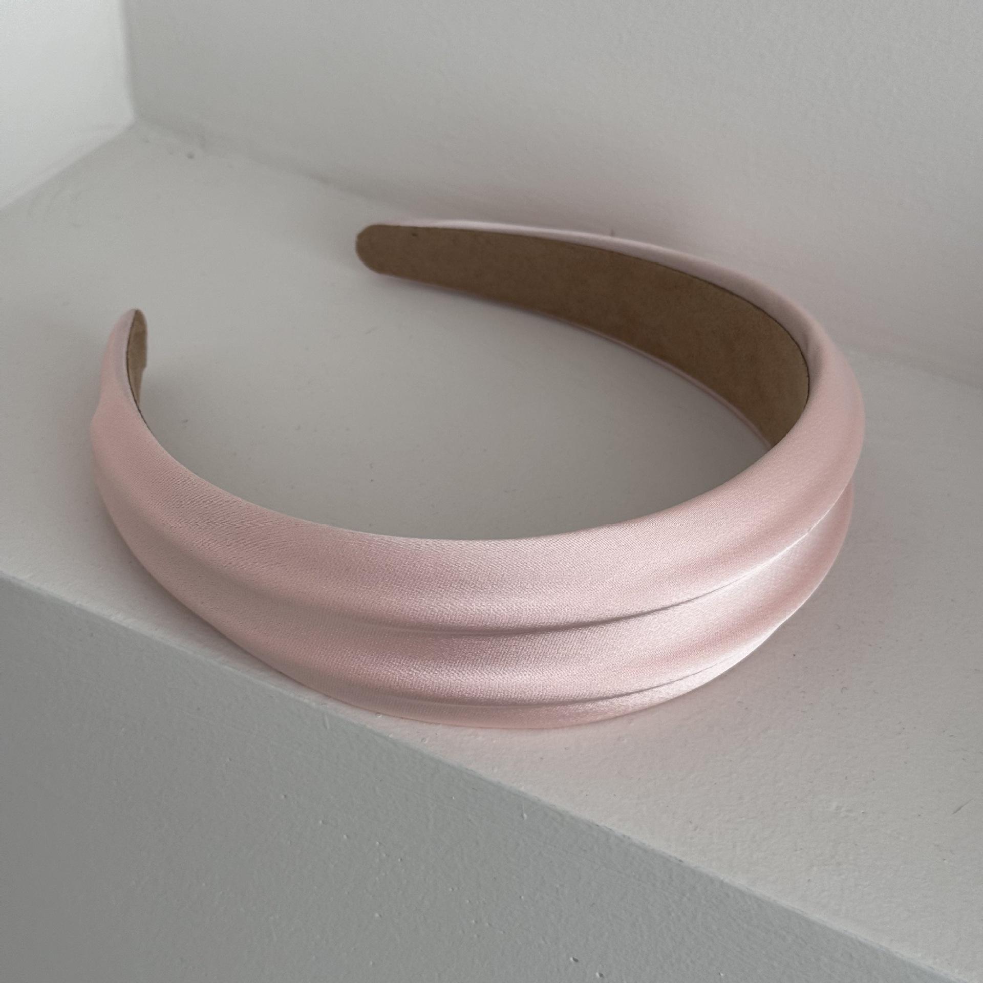 

A Fresh and Light Cream-colored Wide-brimmed Hairband with A High Top for Washing The Face and Headband рожевий