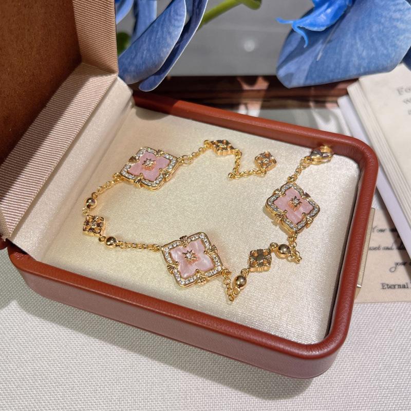 Italian Cloth Qi Lati Natural White Fritillary Four-Leaf Clover Bracelet Women'S Fashion Retro Rhombus Chalcedony Jewelry