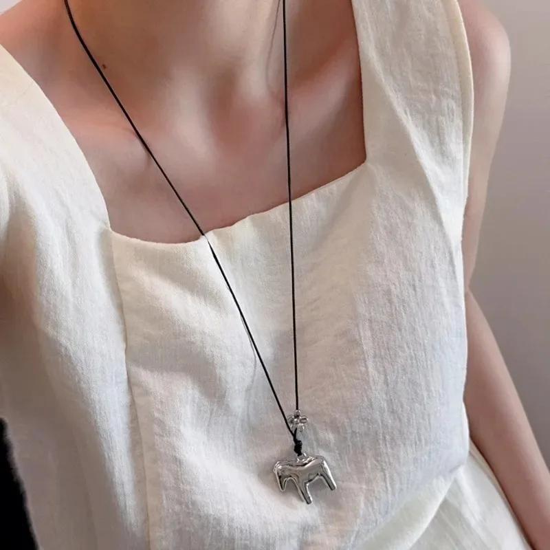 Cartoon Funny Horse Smooth Surface Flower Metallic Pendant Necklaces for Women Long Adjustable Wax Rope Chain Chokers 2025 Gifts