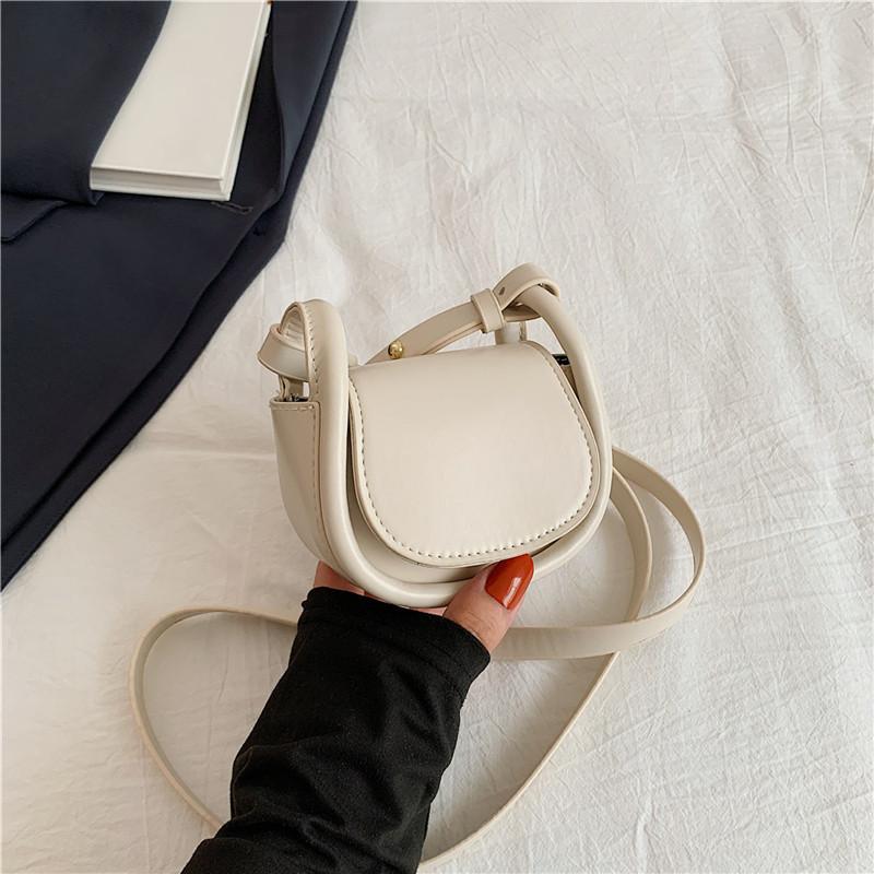 

Summer fashion bag women s bag 2024 summer new niche design messenger bag simple casual saddle bag білий