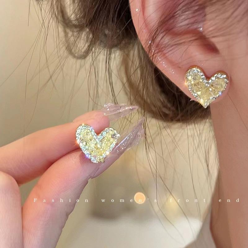 

Элегантные серьги-пусеты с кисточками 2024: Высококлассный, Модный и Универсальный для Женщин