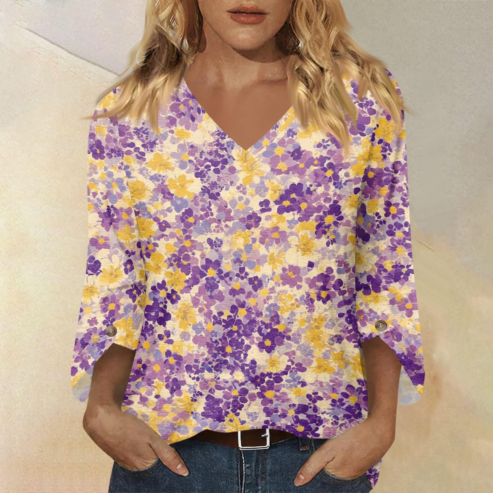

Women’s Casual Floral Print V Neck Three Quarter Sleeve Loose Fit T Shirt Lightweight Pullover Top for Daily Wear S