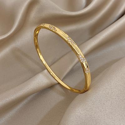 Greatera nepravidelně vzorovaný jemný náramek osázený diamanty, pozlacený mědí, tenký, originální design, dámský náramek, dárek na párty