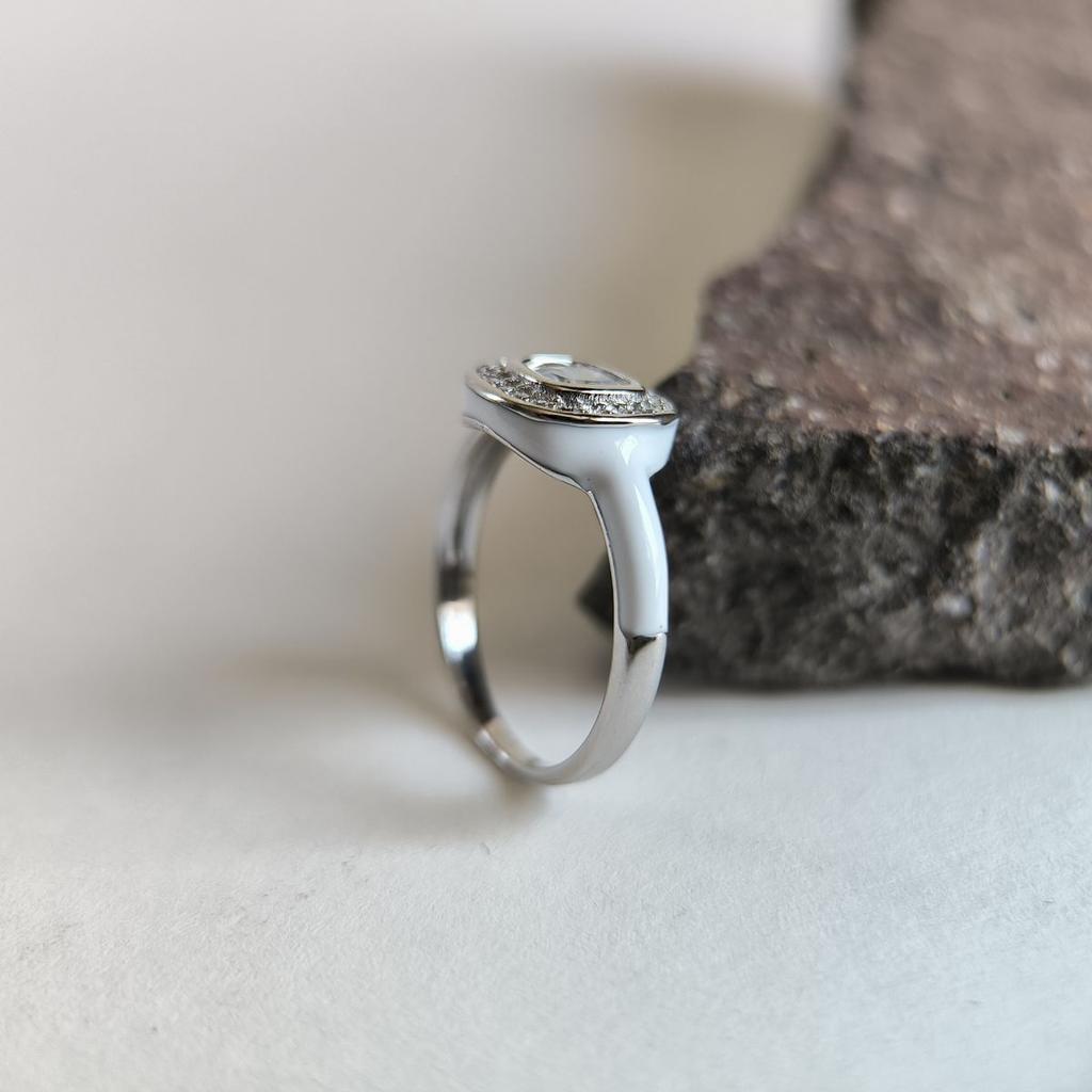 Серебряное кольцо с емаллю, фианитами, вес изделия 2,8 гр (60002259)