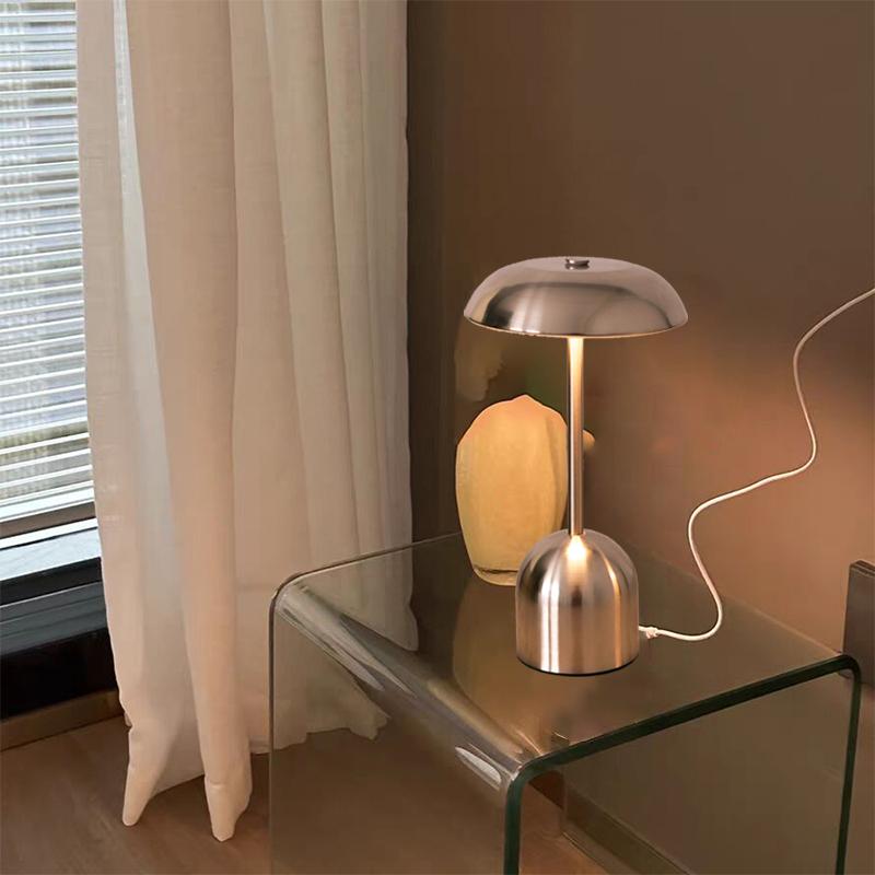 Minimalist Metal Decorative Lamp LED Night Light Ambient Lamp Rechargeable Touch-Control Table Lamp For Restaurants Bars Hotels