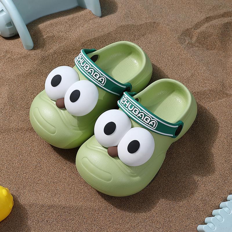 

EVA hole shoes summer boys and girls cartoon big eyes middle and older wear soft-soled cool slippers indoors and outdoors 220 (shoe inner length 22cm)