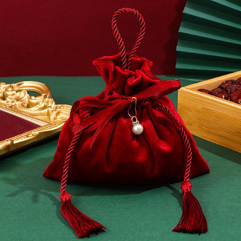 

Шелковый подарочный мешочек для конфет на свадьбу с завязкой 16x17 cm