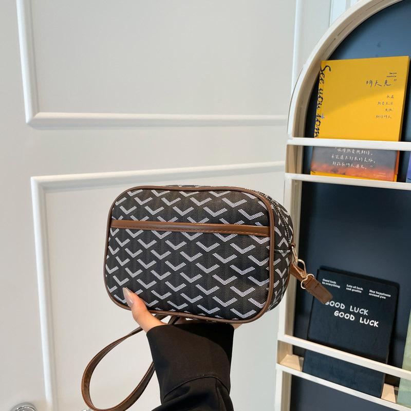 

Summer new casual small square bag women commute to work large capacity shoulder bag fashion diamond armpit bag чёрный