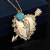 A two-way parrot pendant necklace, suitable for everyday wear.