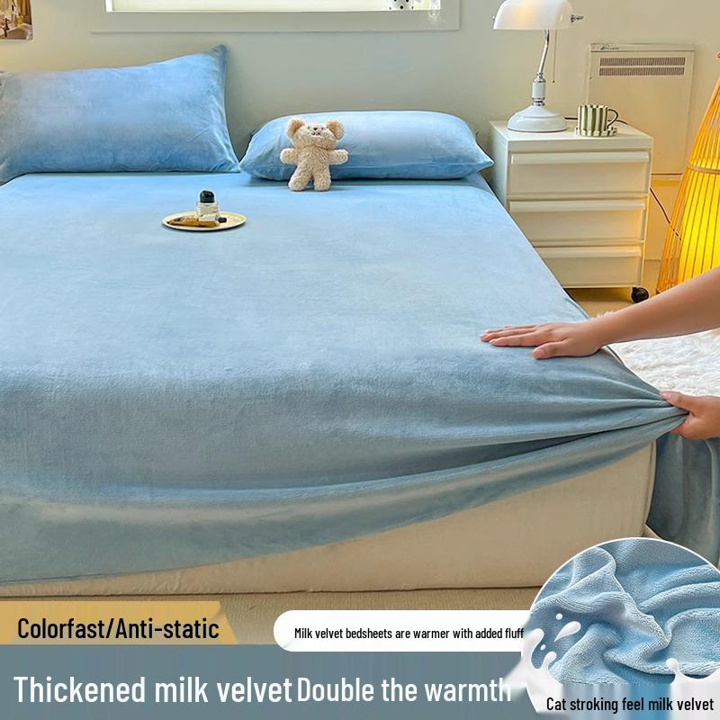 Winter Velvet Flannel Fleece Bed Sheet - Thick Coral Fleece, Solid Color, for Student Dormitory Mattress.