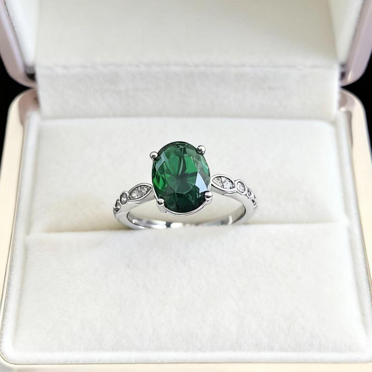 

Imitation 8 * 10 Oval Natural Amethyst Purple Diamond Colored Treasure Ring High Texture Zircon Ring Opening Adjustable