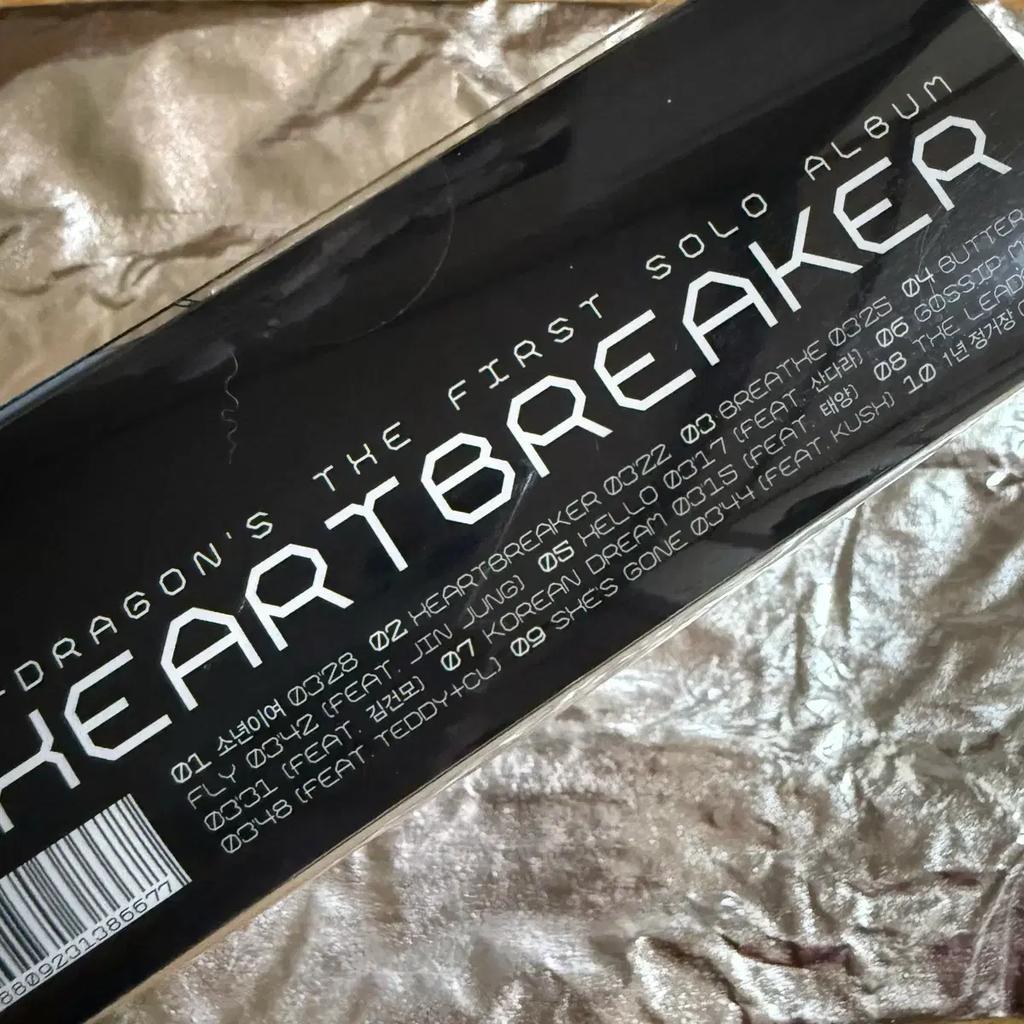 G-DRAGON's 1st Full-length Album, Heartbreaker, with Handwritten Autograph.