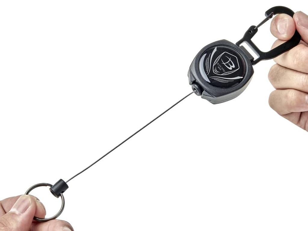 Gamakatsu GM2592 Big Carabiner Black Reel, (BLACK WORKS)