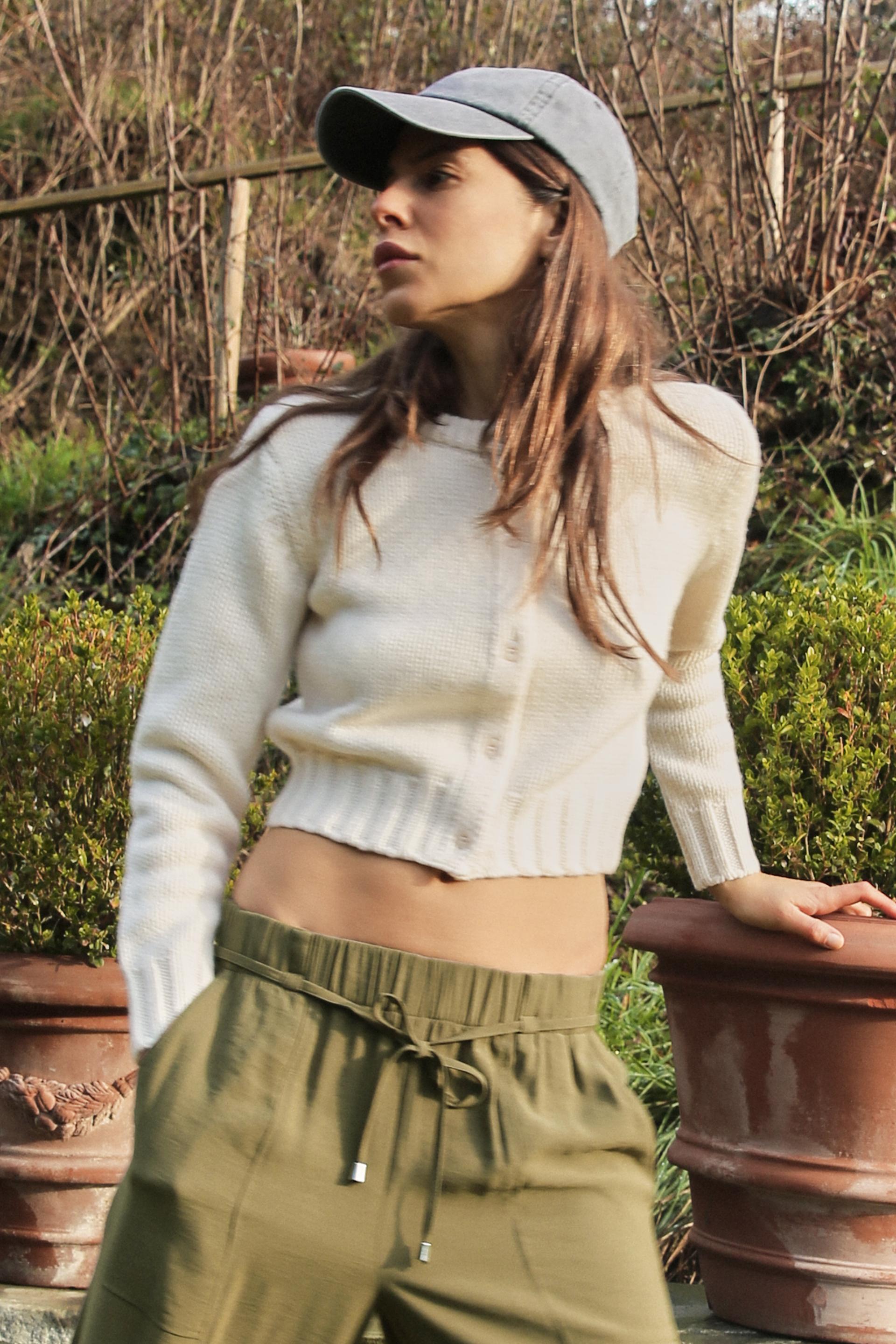 

ВЯЗАНАЯ ЮБКА-КАРАНДАШ СО СТРАЗАМИ