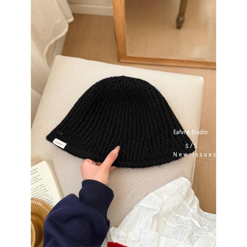 

A Small Knitted Cap with A Wool Basin for Women To Show Off Their Face in Autumn and Winter A Simple and Fashionable Korean Style Woolen Cap one Size