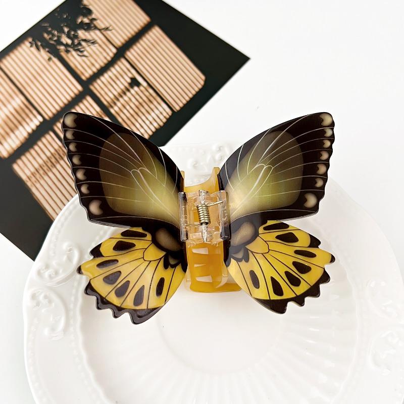 A High-end Ethereal Three-dimensional Butterfly Hair Clip and A Stylish Scratch-off Hair Accessory