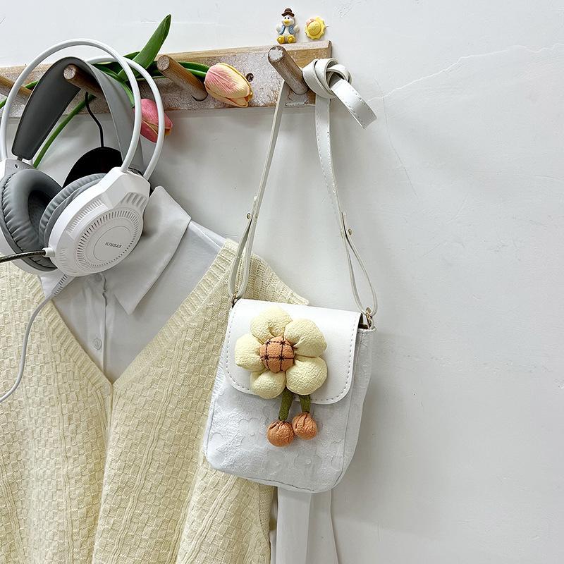 Foreign Style Simple Fashion Casual Flower Small Bag Women's 2025 Spring New Personalized Ins Messenger Bag Mobile Phone Bag