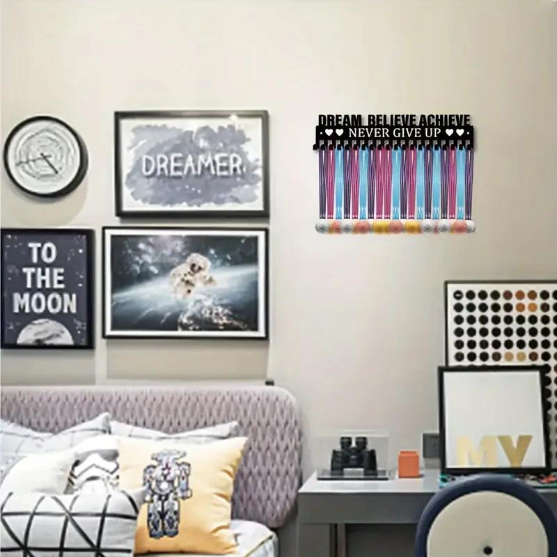 Metal Medal Rack 'Dream Believe Achieve Never Give Up' Iron Medal Holder Wall-Mounted Universal Medal Hanger Home Decor