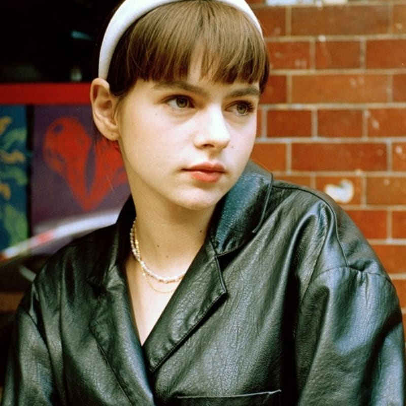 

Элизабет Моментс Повязка на голову из слоновой кости из бархата Ivory