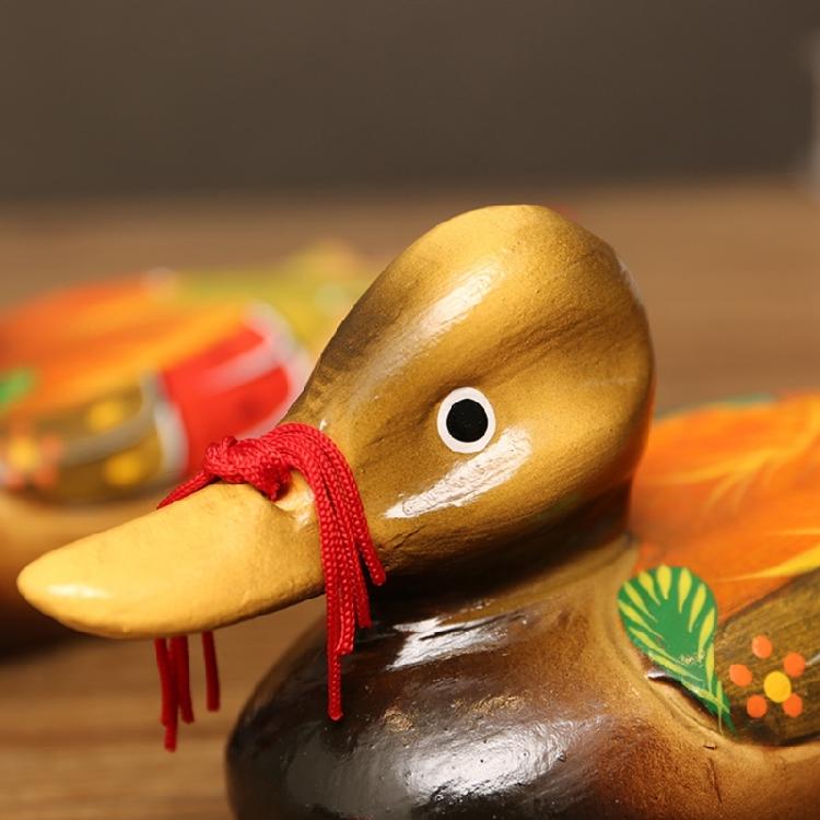 Set of 2 Wooden Mandarin Duck Couple Sculptures Decorative Animal Figurines For Engagement Gift And Table Shelf Display