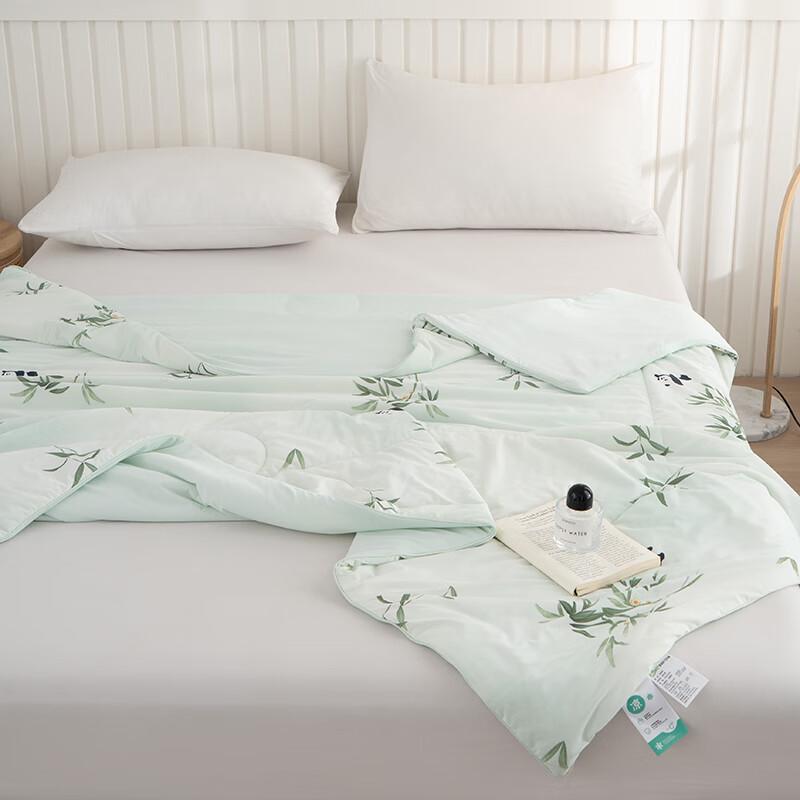 FIRS Silky Cool-Touch Lightweight Quilt - Little Panda