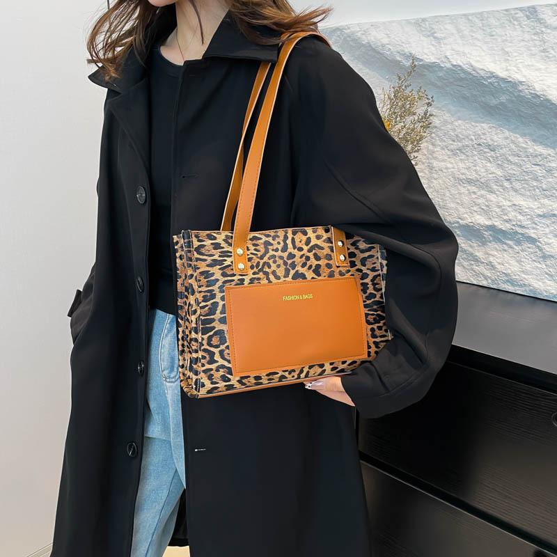 Beautiful Capacity Large Tote Bag For Women With Striped Design Ideal For Daily Outings Shopping And