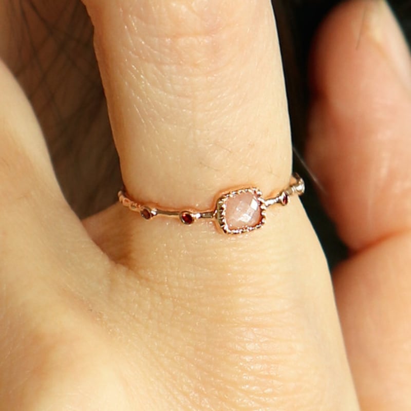 UNI.J Square Stone & Garnet Rose Gold Ring Ir263
