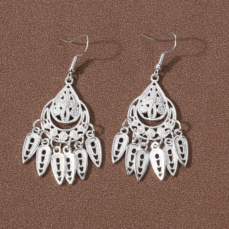 Etnické náušnice s třásněmi z imitace stříbra Miao ve tvaru listů
