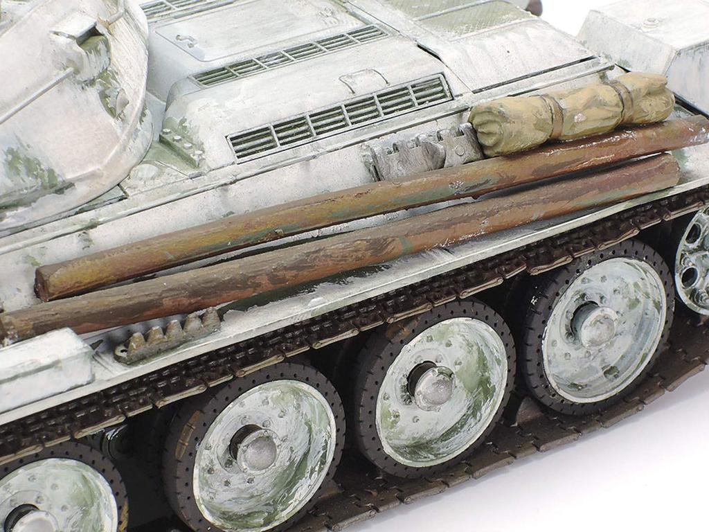 Tamiya Military Miniature Series 49 Soviet Tank 1942 Model Plastic Model 35049 1/35 No. T34/76