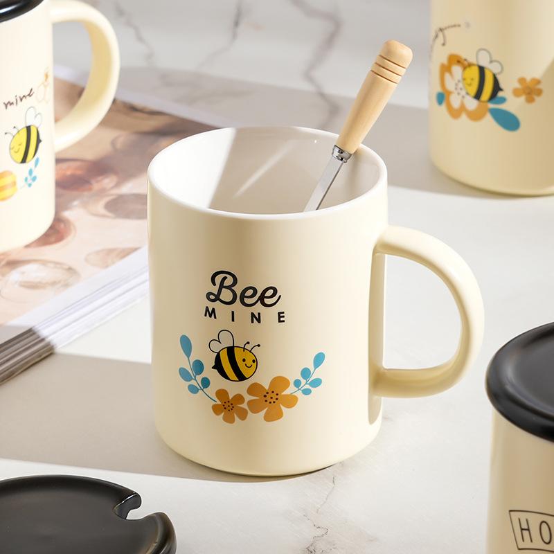 Cartoon Animal Little Bee with Lid Spoon Ceramic Cup Cute Minimalist Suit Small Gift Mug Souvenir Gift Cup