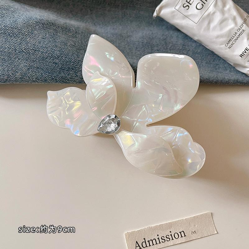 2025 New Acetate Hair Claw Hibiscus Shaped Half Updo Clip for Women Ethereal Pearl Hairpin Elegant French Twist Updo Accessory