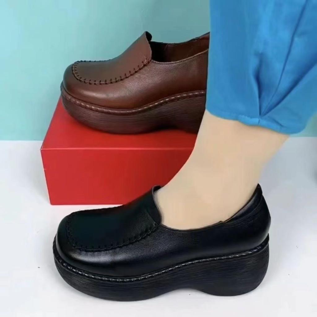 Soft leather loafers women's 2025 new soft-soled non-slip middle-aged mother single shoes retro British style thick-soled wedges