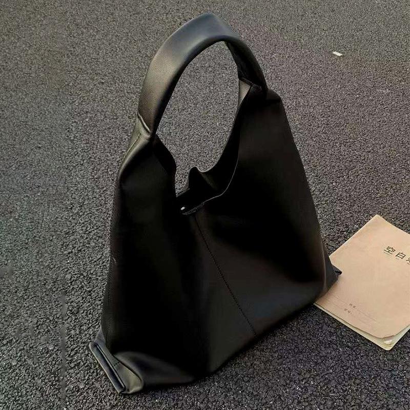 

Large Capacity Armpit Bag Lazy Style Large Bag Commuting Shoulder Bag Fashionable Handbag Soft Leather Handbag Real Leather Women s Bag 40x11x26 CM чёрный