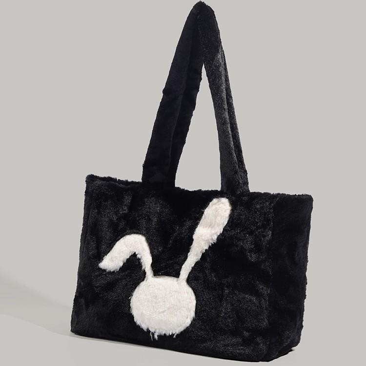 Autumn Winter Fashion Versatile Cartoon Cute Large Capacity Shoulder Bag for Women New Furry Handbag Commuter Tote Bag