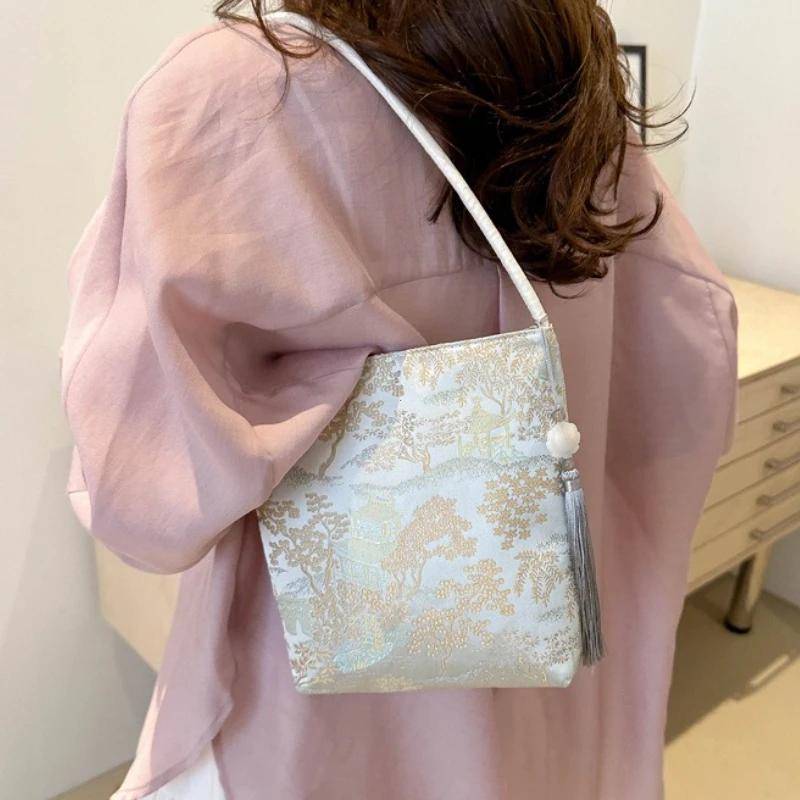 Luxury Embroidery Shoulder Bag Chic Trend Small Bucket Handbag For Women  Chinese Style Floral Designer Tote Bag Phone Bag