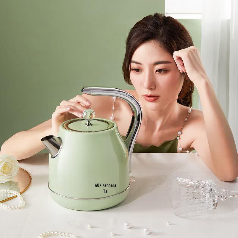 AUX 1.5L Retro Electric Kettle CN plug (adapter included)